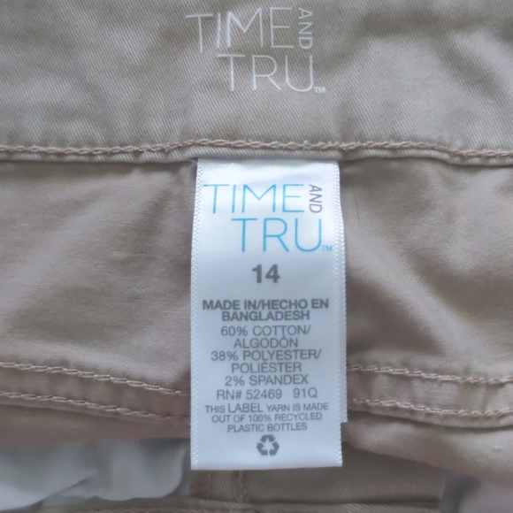 Bermuda shorts - Picture 2 of 3